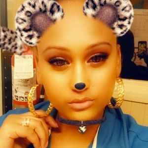 Meet your Posher, Manda